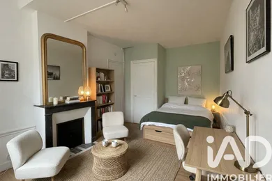 Apartment in Paris (75017)