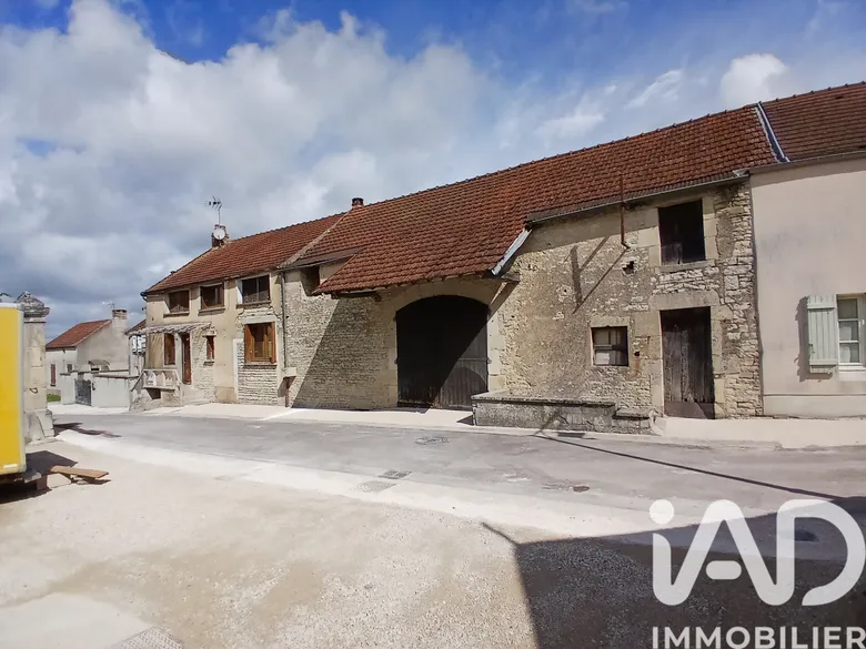 Maison 4 pièces 207 m² · à Précy-le-Sec · 207 m² · 162 000 €
