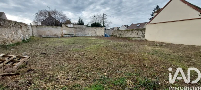 Terrain à bâtir à Villeblevin (89340) · 40 000 €