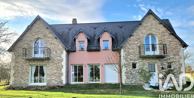 Maison 6 pièces 205 m² · à Pommereux · 205 m² · 465 000 €