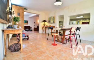 Townhouse in Saint-Quentin-la-Poterie (30700)