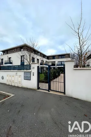 Apartment in Voisins-le-Bretonneux (78960)