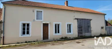Village house in Saint-Pierre-les-Étieux (18210)