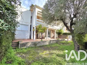 Apartment in Hyères (83400)