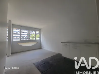 Apartment in Grigny (91350)