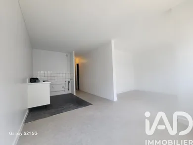 Apartment in Grigny (91350)