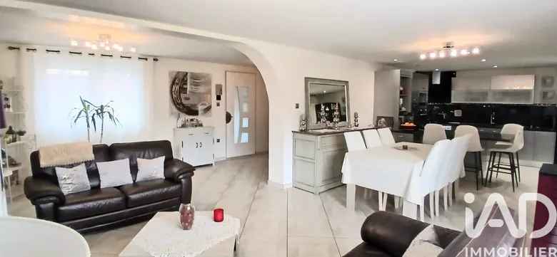 Maison 5 pièces 142 m² · à Fraisses · 142 m² · 238 000 €