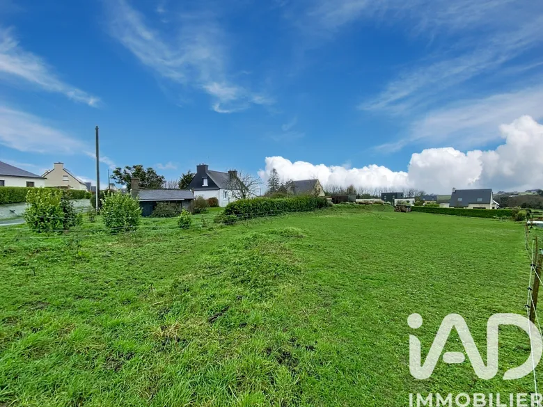 Terrain à bâtir à Saint-Jean-du-Doigt (29630) · 152 000 €