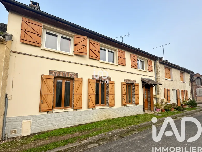 Maison 4 pièces 108 m² · à Courgenay · 108 m² · 99 000 €