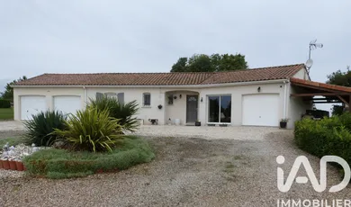 Traditional house in Saint-Mary (16260)