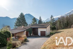 Architectural house in Saint-Paul-de-Varces (38760)