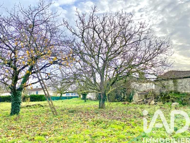 Terrain à Fontenay-le-Comte (85200)
