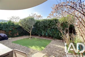 Apartment in Le Beausset (83330)