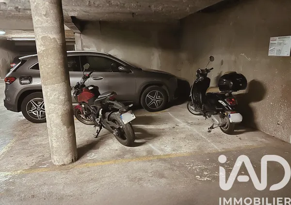 Parking à Paris (75019) photo 2