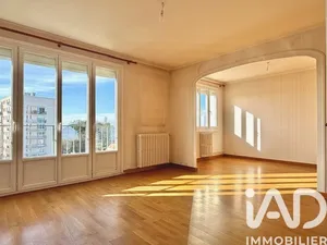 Apartment in Nantes (44300)