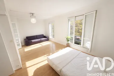 Apartment in Courbevoie (92400)