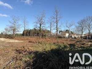 Terrain à bâtir à Saint-Médard-en-Jalles (33160)