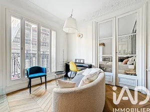 Apartment in Paris (75018)