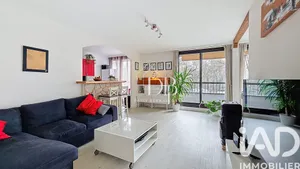 Apartment in Pessac (33600)