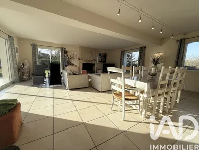 Maison d'architecte à Champlay (89300)