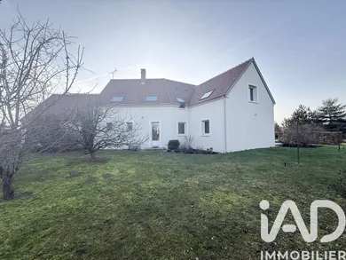 Maison d'architecte à Champlay (89300)