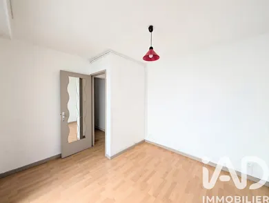 Apartment in Bordeaux (33000)