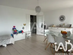 Apartment in Vaux-le-Pénil (77000)