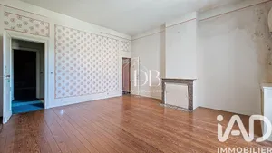 Apartment in Saint-Selve (33650)