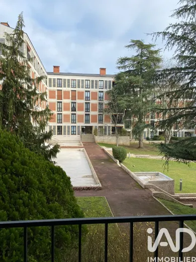 Apartment in Avon (77210)