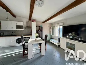 Apartment in Cuges-les-Pins (13780)