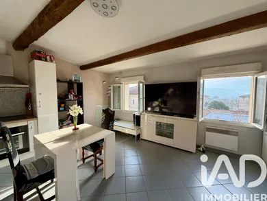 Apartment in Cuges-les-Pins (13780)