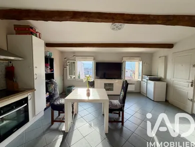 Apartment in Cuges-les-Pins (13780)