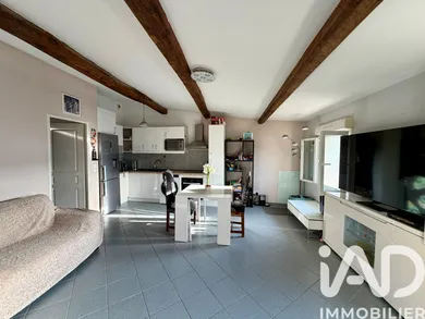 Apartment in Cuges-les-Pins (13780)