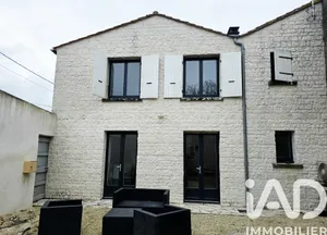 Maison de village à Val-d'Auge (16170)