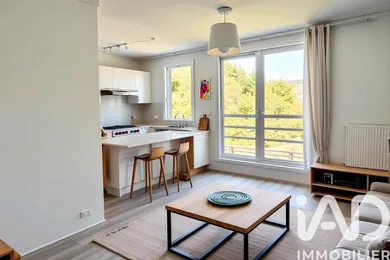 Apartment in Saint-Pierre-du-Perray (91280)