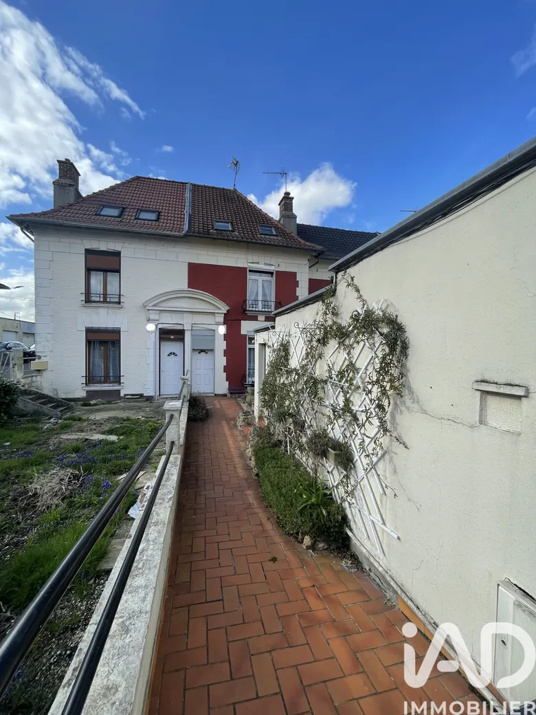 Maison 5 pièces 93 m² · à Saint-Quentin · 93 m² · 75 000 €