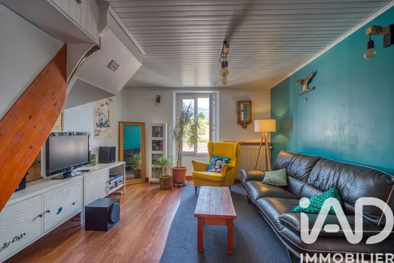 Appartement 6 pièces 102 m² · à Voiron · 102 m² · 180 000 €