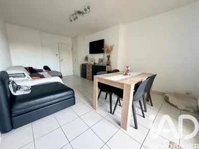 Apartment in Pontault-Combault (77340)