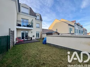Apartment in Pontault-Combault (77340)