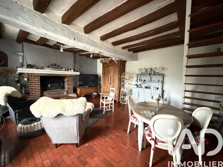 Maison 7 pièces 173 m² · à La Fontaine-Saint-Martin · 173 m² · 210 000 €