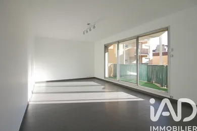 Apartment in Courbevoie (92400)