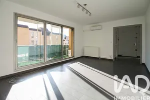 Apartment in Courbevoie (92400)