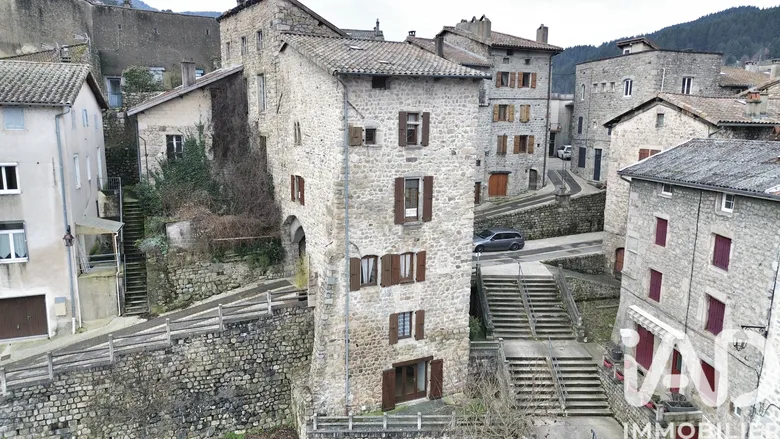 Maison 9 pièces 116 m² · à Le Cheylard · 116 m² · 125 000 €