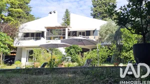 Maison à Saint-Jeannet (06640)