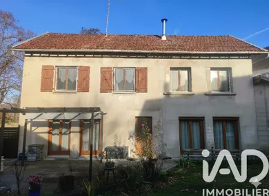 Village house in Saint-Victor-de-Morestel (38510)