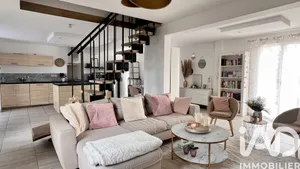 Traditional house in Saint-Siméon (77169)