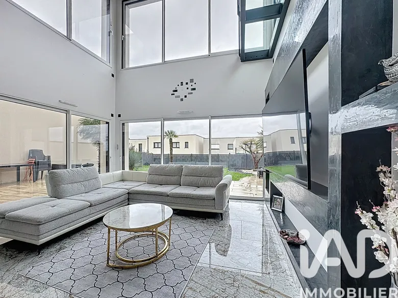 Maison 5 pièces 147 m² · à Bourgbarré · 146,7 m² · 469 000 €