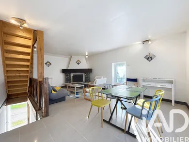 Village house in Sery (89270)