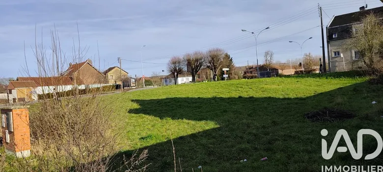 Terrain à bâtir à Noyon (60400) · 59 950 €