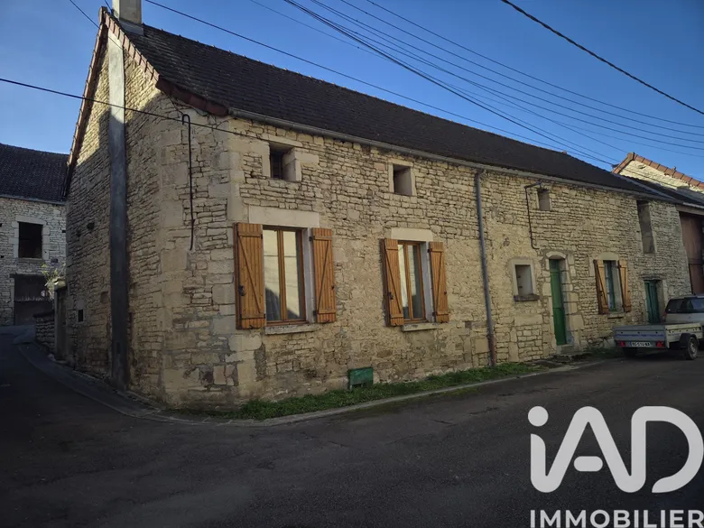 Maison 4 pièces 78 m² · à Pacy-sur-Armançon · 78 m² · 45 000 €